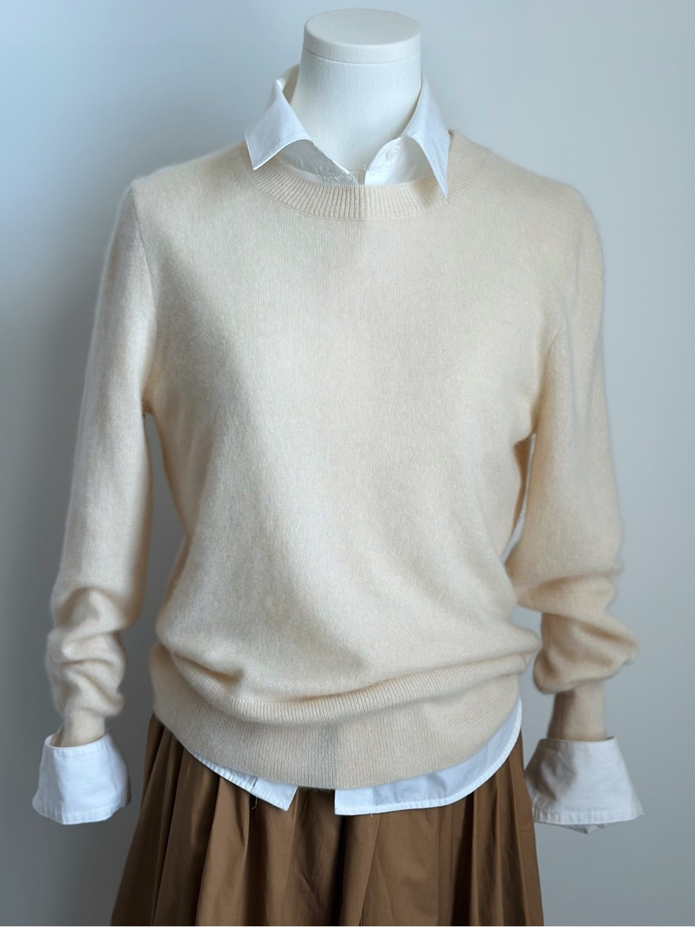 J.Crew 100% Cashmere Classic Fit Crewneck Sweater Women’s S – Cream